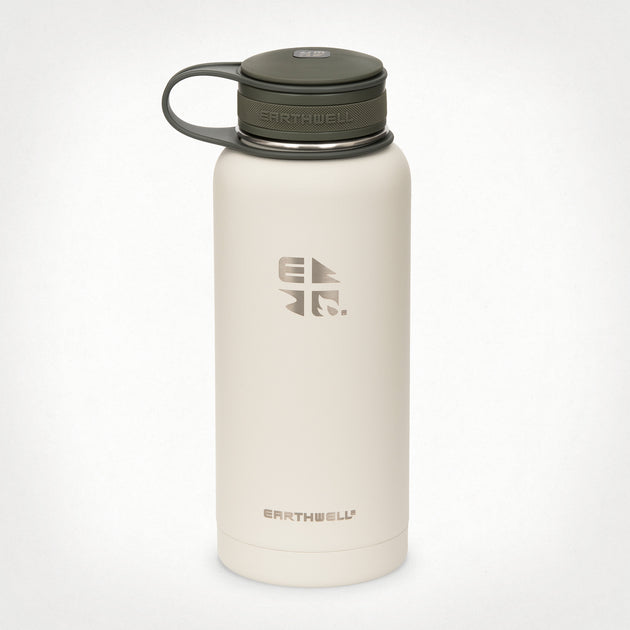 STANLEY 22 oz Green and Silver Insulated Stainless Steel Water